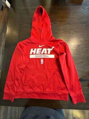 Youth Nike Miami Heat NBA Basketball Red Fleece Hoodie Sweatshirt